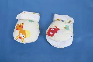 Meditech - MTPM391S - Pediatric Mitts Double Padded Flap To View Fingers  Latex-Free Infant -0-1 year-
